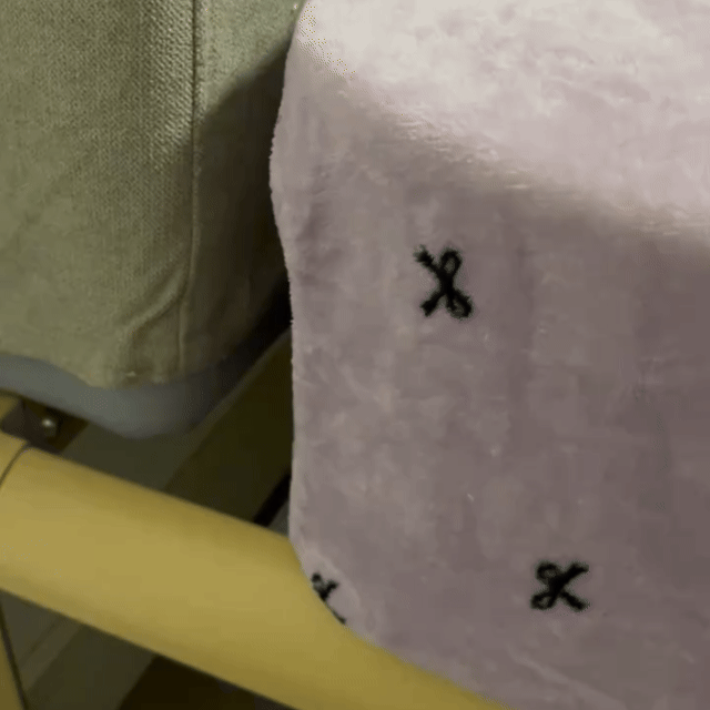 🛌 Anti‑Rutsch Bettlakenhalter – Starke Eckclips für glatte, straffe Laken ohne Verrutschen